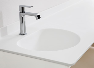 Schrankzeile mit Waschbecken und Instrumentenschrank Schrankzeile mit Waschbecken und Instrumentenschrank